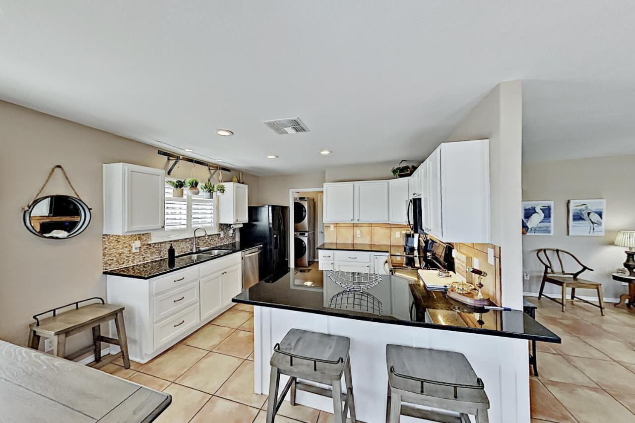 Festive Beach Retreat Rockport Exterior photo